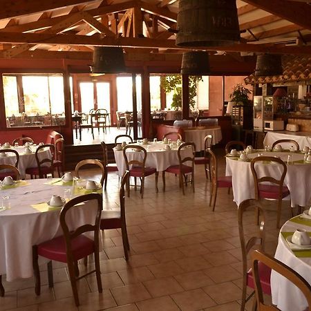 Hotel Des Vignes Rivesaltes Bagian luar foto