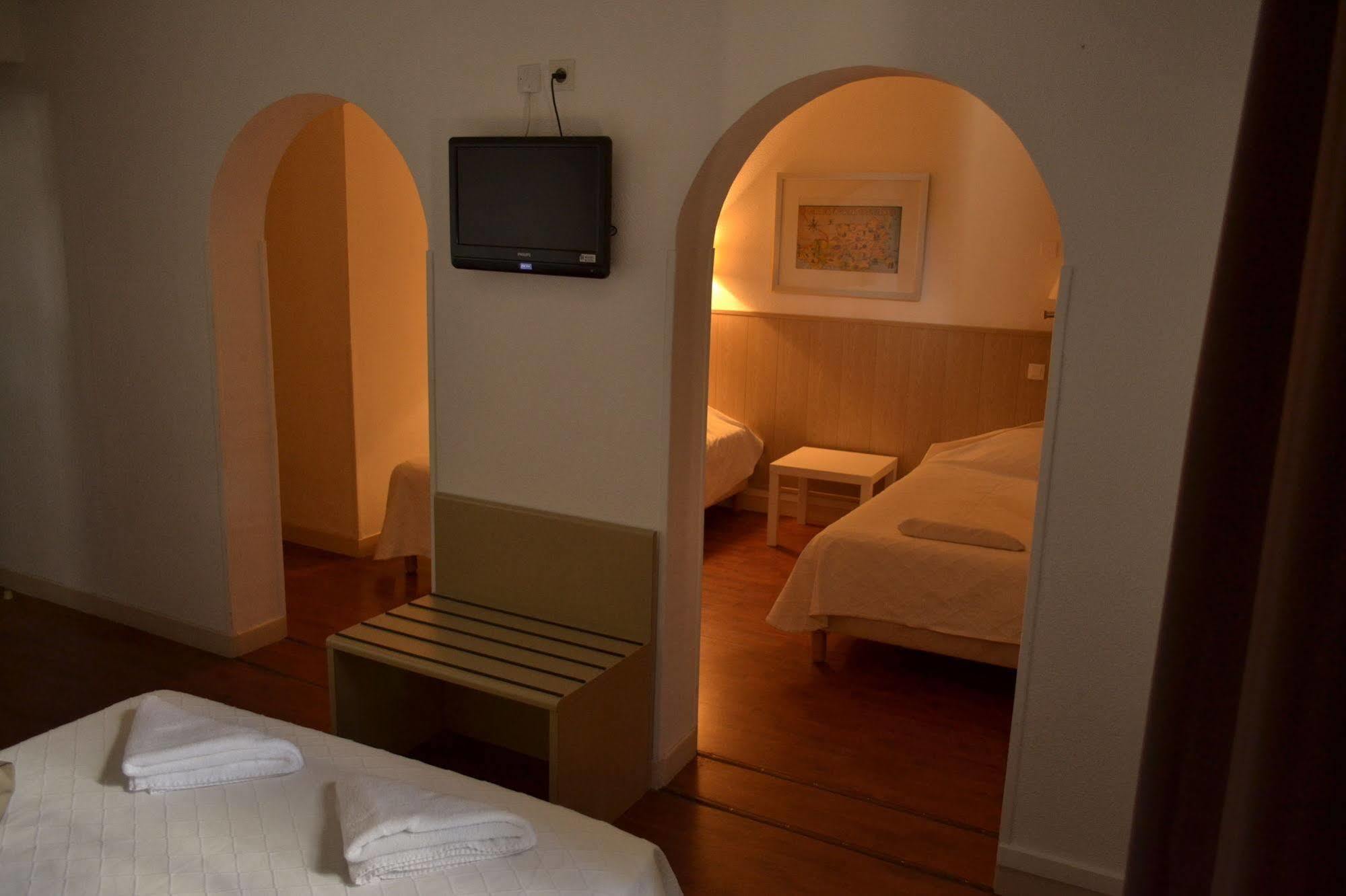 Hotel Des Vignes Rivesaltes Bagian luar foto
