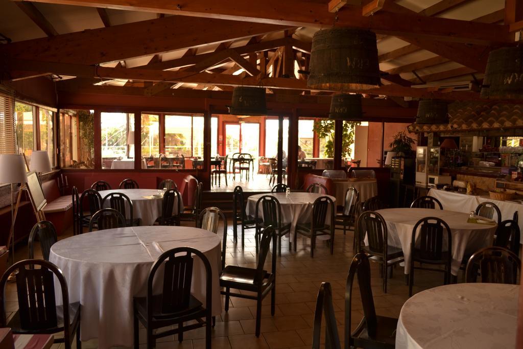 Hotel Des Vignes Rivesaltes Bagian luar foto